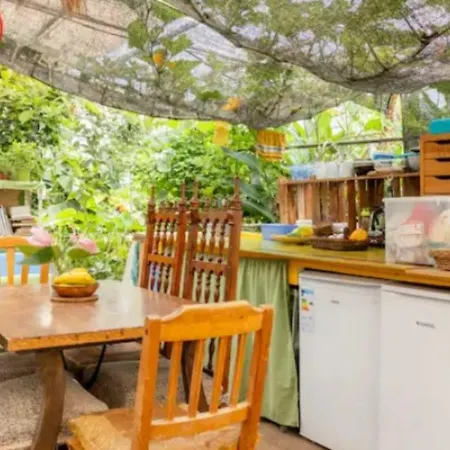 Campsite Twin In The Greenhouse Close To Mountains And Surf Paradise